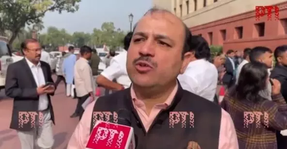 ಸಂಸದರತ್ತ ನುಗ್ಗಿದ ವ್ಯಕ್ತಿಗೆ ಬಿಜೆಪಿ ಸಂಸದ ಪ್ರತಾಪ ಸಿಂಹ ಕಚೇರಿಯಿಂದ ಪಾಸ್ ನೀಡಲಾಗಿತ್ತು: ಸಂಸದ ದಾನಿಶ್ ಅಲಿ ಸಂಸದರತ್ತ ನುಗ್ಗಿದ ವ್ಯಕ್ತಿಗೆ ಬಿಜೆಪಿ ಸಂಸದ ಪ್ರತಾಪ ಸಿಂಹ ಕಚೇರಿಯಿಂದ ಪಾಸ್ ನೀಡಲಾಗಿತ್ತು: ಸಂಸದ ದಾನಿಶ್ ಅಲಿ