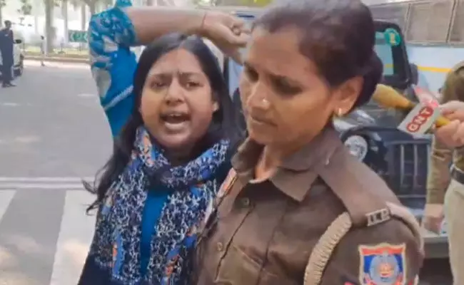 ನಾವು ನಿರುದ್ಯೋಗಿಗಳು, ಸರ್ಕಾರ ನಮ್ಮ ಮೇಲೆ ದಬ್ಬಾಳಿಕೆ ನಡೆಸುತ್ತಿದೆ: ಹಳದಿ ಗ್ಯಾಸ್ ಬಳಸಿ ಪ್ರತಿಭಟನೆ ಮಾಡಿದ ಮಹಿಳೆ ಹೇಳಿಕೆ