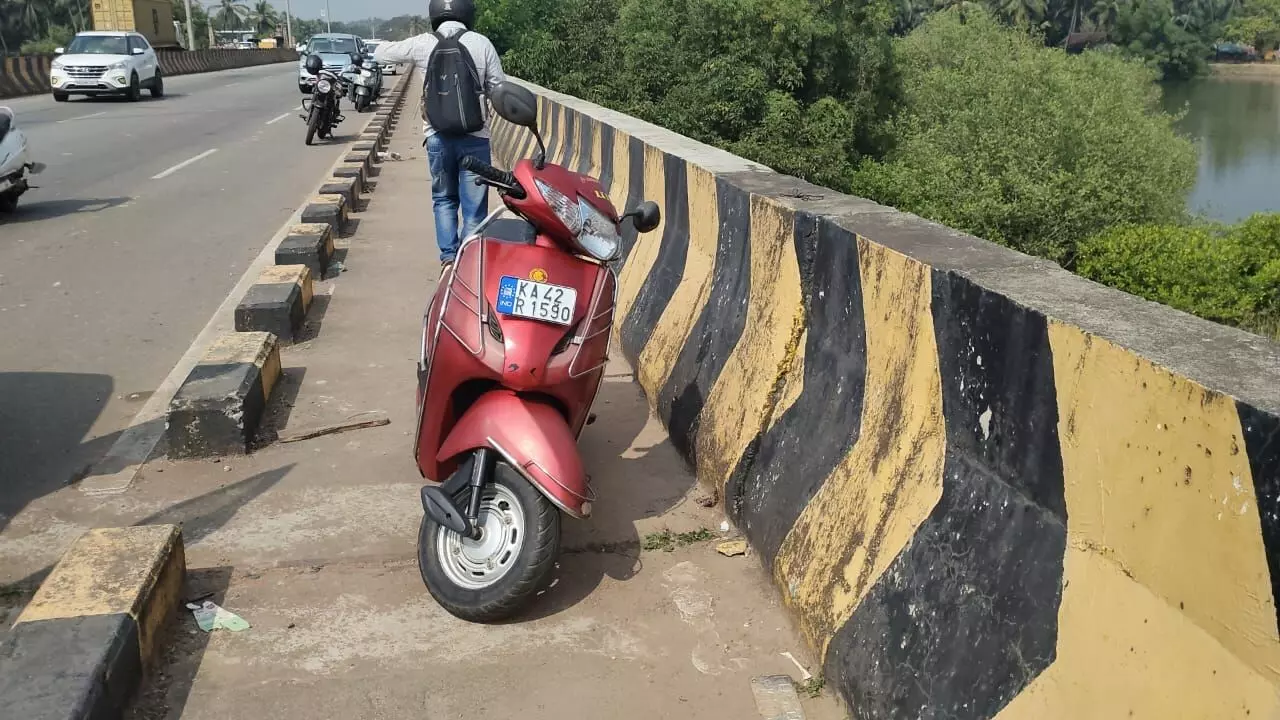 ಉದ್ಯಾವರ ಸೇತುವೆಯಿಂದ ಹೊಳೆಗೆ ಹಾರಿ ವ್ಯಕ್ತಿ ಆತ್ಮಹತ್ಯೆ