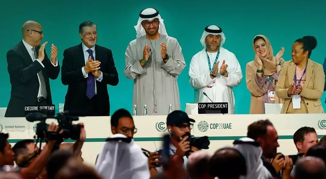 ಪಳೆಯುಳಿಕೆ ಇಂಧನಗಳಿಂದ ಪರಿವರ್ತನೆ: ಸಿಒಪಿ ಶೃಂಗಸಭೆಯಲ್ಲಿ ಐತಿಹಾಸಿಕ ಒಪ್ಪಂದ ಪಳೆಯುಳಿಕೆ ಇಂಧನಗಳಿಂದ ಪರಿವರ್ತನೆ: ಸಿಒಪಿ ಶೃಂಗಸಭೆಯಲ್ಲಿ ಐತಿಹಾಸಿಕ ಒಪ್ಪಂದ