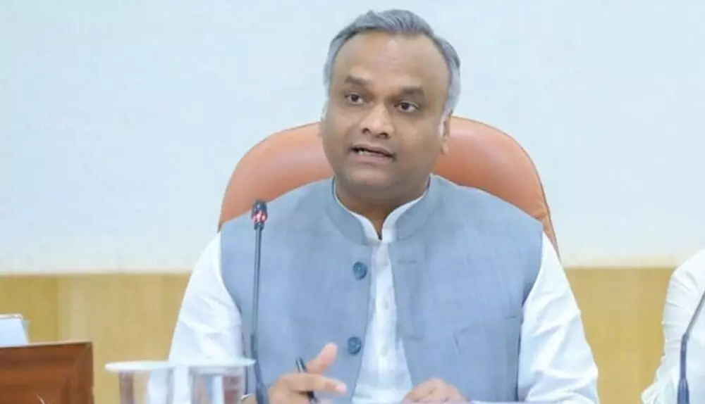 ಸಂಸತ್ ದಾಳಿ ಬಗ್ಗೆ ಸಂಸದ ಪ್ರತಾಪ್ ಸಿಂಹ ಸ್ಪಷ್ಟನೆ ನೀಡಲಿ: ಪ್ರಿಯಾಂಕ್ ಖರ್ಗೆ