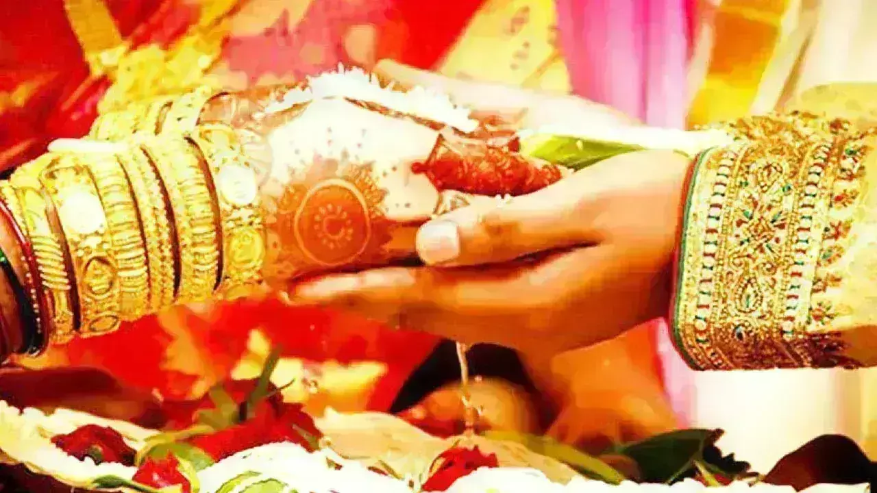 ನಿಟ್ಟೂರು ಮಹಿಳಾ ನಿಲಯದಲ್ಲಿ ಅವಳಿ ವಿವಾಹದ ಸಂಭ್ರಮ ನಿಟ್ಟೂರು ಮಹಿಳಾ ನಿಲಯದಲ್ಲಿ ಅವಳಿ ವಿವಾಹದ ಸಂಭ್ರಮ