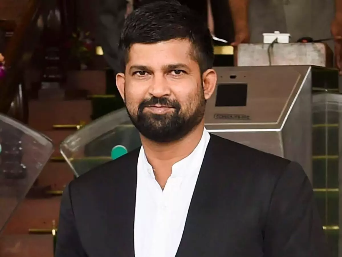 ಸ್ಪೀಕರ್ ಭೇಟಿಯಾಗಿ ವಿವರಣೆ ನೀಡಿದ ಸಂಸದ ಪ್ರತಾಪ್ ಸಿಂಹ ಸ್ಪೀಕರ್ ಭೇಟಿಯಾಗಿ ವಿವರಣೆ ನೀಡಿದ ಸಂಸದ ಪ್ರತಾಪ್ ಸಿಂಹ