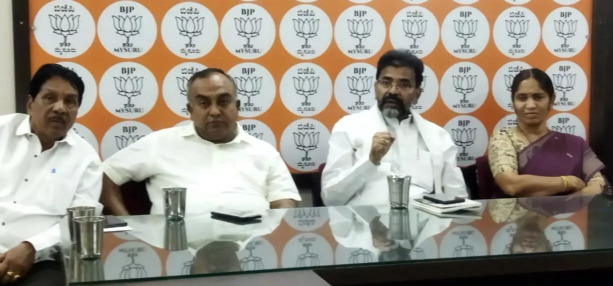 ಗ್ಯಾರಂಟಿ ಗೆ ದಲಿತ ಸಮುದಾಯಕ್ಕೆ ಮೀಸಲಿಟ್ಟ ಅನುದಾನ ಬಳಕೆ: ಛಲವಾದಿ ನಾರಾಯಣಸ್ವಾಮಿ ಗ್ಯಾರಂಟಿ ಗೆ ದಲಿತ ಸಮುದಾಯಕ್ಕೆ ಮೀಸಲಿಟ್ಟ ಅನುದಾನ ಬಳಕೆ: ಛಲವಾದಿ ನಾರಾಯಣಸ್ವಾಮಿ