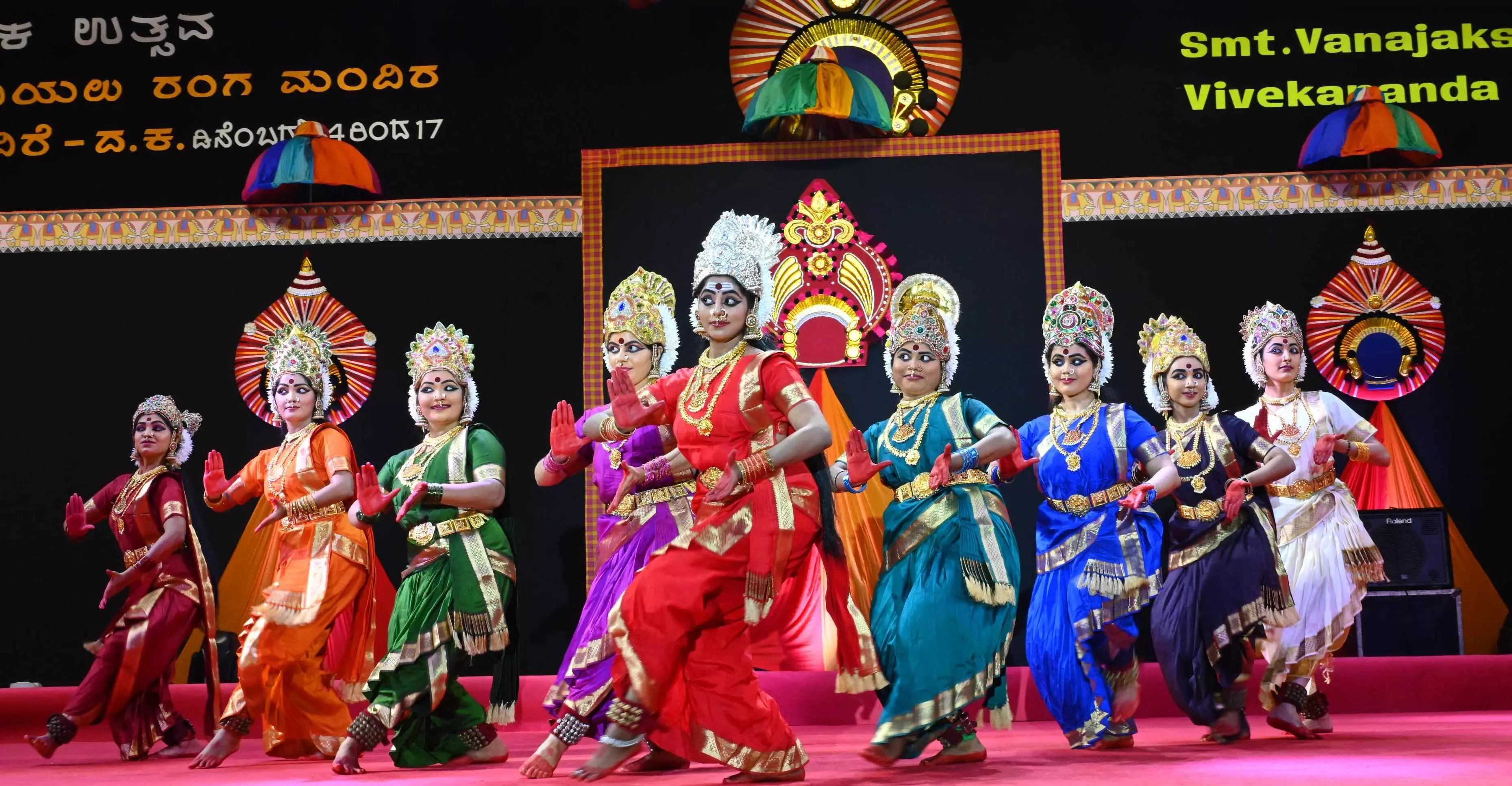 ಆಳ್ವಾಸ್ ಸಾಂಸ್ಕೃತಿಕ ವೈಭವಕ್ಕೆ ಮೆರುಗು ನೀಡಿದ ನೃತ್ಯ ರೂಪಕಗಳು ಆಳ್ವಾಸ್ ಸಾಂಸ್ಕೃತಿಕ ವೈಭವಕ್ಕೆ ಮೆರುಗು ನೀಡಿದ ನೃತ್ಯ ರೂಪಕಗಳು