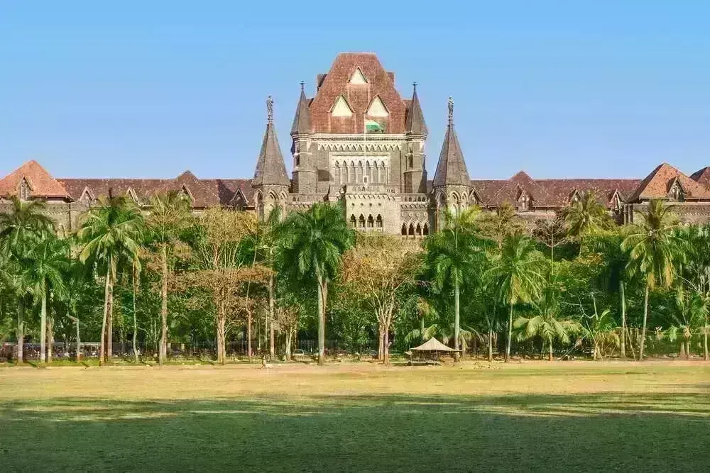 ಜೈಲಿನ ಪೇಫೋನ್ ಸೌಲಭ್ಯದಲ್ಲಿ ಪಕ್ಷಪಾತದ ಆರೋಪ; ಪ್ರತಿಕ್ರಿಯೆ ನೀಡಲು ರಾಜ್ಯ ಸರಕಾರಕ್ಕೆ ಬಾಂಬೆ ಹೈಕೋರ್ಟ್ ಸೂಚನೆ