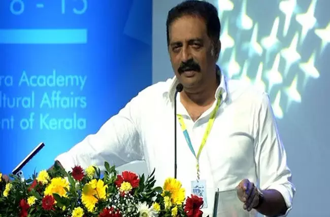 ದೇಶದಲ್ಲಿ ನಿರ್ಮಾಣವಾಗುತ್ತಿರುವ ನಿರೂಪಣೆಗಳ ಬಗ್ಗೆ ಜಾಗರೂಕರಾಗಿರಬೇಕು: ಪ್ರಕಾಶ್ ರಾಜ್ ದೇಶದಲ್ಲಿ ನಿರ್ಮಾಣವಾಗುತ್ತಿರುವ ನಿರೂಪಣೆಗಳ ಬಗ್ಗೆ ಜಾಗರೂಕರಾಗಿರಬೇಕು: ಪ್ರಕಾಶ್ ರಾಜ್