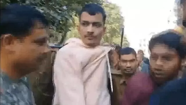 ಪಾಟ್ನಾ ನ್ಯಾಯಾಲಯದ ಆವರಣದಲ್ಲಿ ಕೊಲೆ ಆರೋಪಿಯ ಗುಂಡಿಟ್ಟು ಹತ್ಯೆ ಪಾಟ್ನಾ ನ್ಯಾಯಾಲಯದ ಆವರಣದಲ್ಲಿ ಕೊಲೆ ಆರೋಪಿಯ ಗುಂಡಿಟ್ಟು ಹತ್ಯೆ