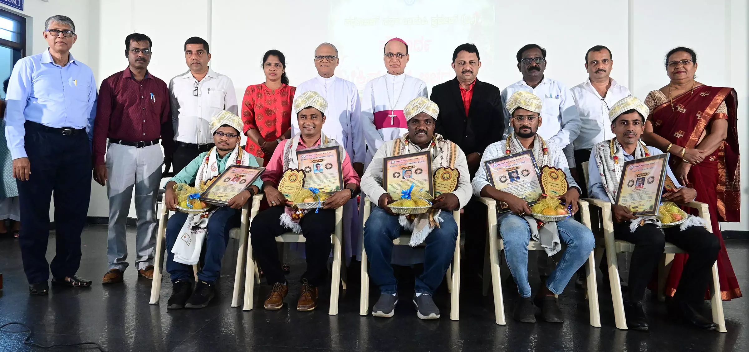 ಕ್ರಿಸ್ಮಸ್ ಶಾಂತಿ ಸಾರುವ ಹಬ್ಬ: ಬಿಷಪ್ ಜೆರಾಲ್ಡ್ ಐಸಾಕ್ ಲೋಬೊ ಕ್ರಿಸ್ಮಸ್ ಶಾಂತಿ ಸಾರುವ ಹಬ್ಬ: ಬಿಷಪ್ ಜೆರಾಲ್ಡ್ ಐಸಾಕ್ ಲೋಬೊ