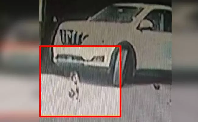 ಬೆಂಗಳೂರು: ಕಾರು ಹರಿದು 3 ವರ್ಷದ ಮಗು ಮೃತ್ಯು ಬೆಂಗಳೂರು: ಕಾರು ಹರಿದು 3 ವರ್ಷದ ಮಗು ಮೃತ್ಯು