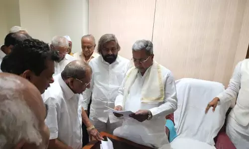 ಸಿಎಂ ಸಿದ್ದರಾಮಯ್ಯ ಅವರನ್ನು ಭೇಟಿಯಾದ ವೀರಶೈವ ಮಹಾಸಭಾ ನಿಯೋಗ