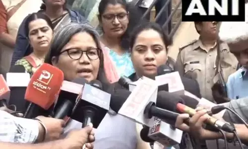 ಬೆಳಗಾವಿ: ವಿವಸ್ತ್ರ  ಪ್ರಕರಣದ ಸಂತ್ರಸ್ತೆಯನ್ನು ಭೇಟಿಯಾದ ರಾಷ್ಟ್ರೀಯ ಮಹಿಳಾ ಆಯೋಗ