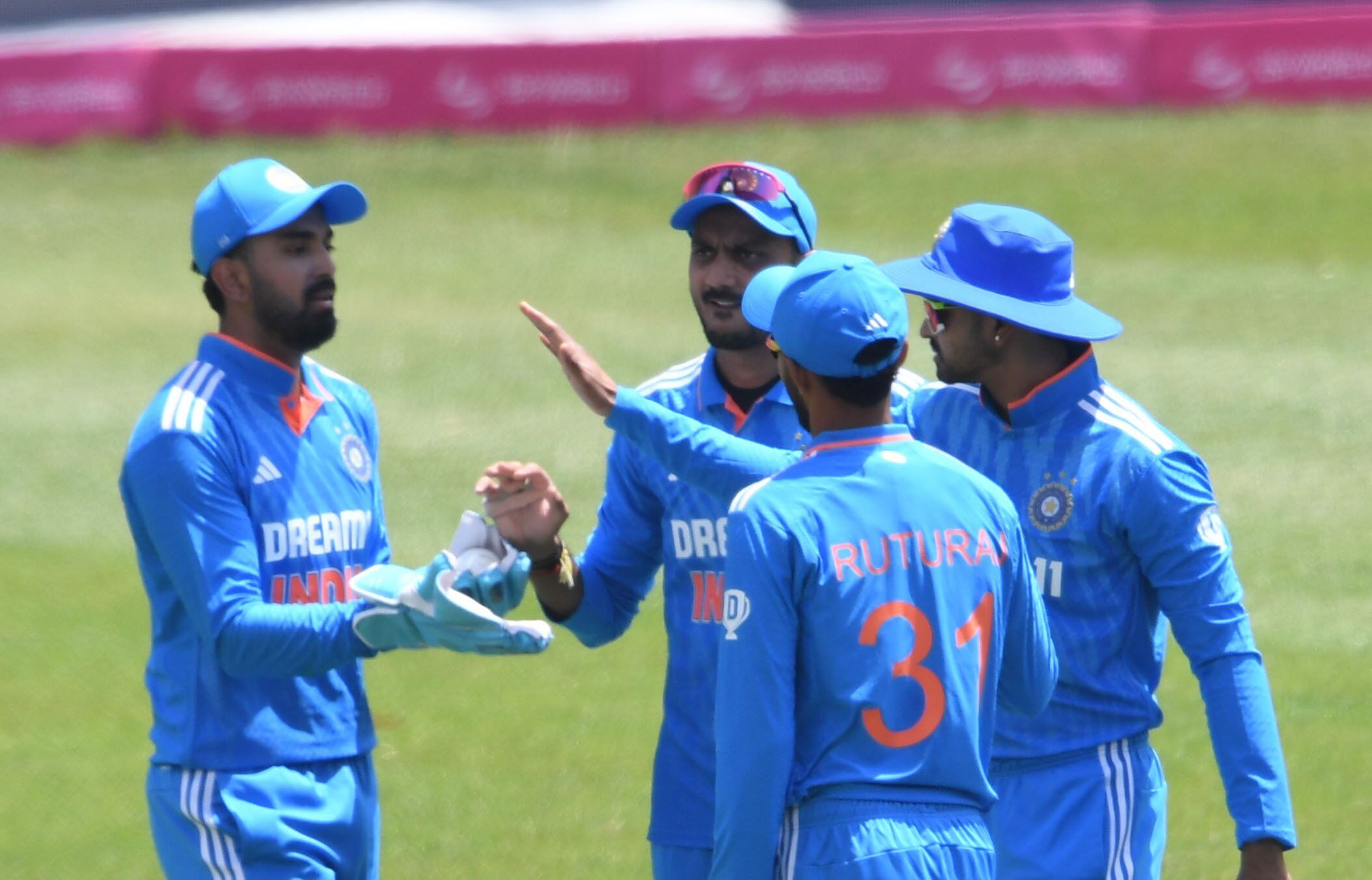 ದಕ್ಷಿಣ ಆಫ್ರಿಕಾ ವಿರುದ್ಧ ಭಾರತಕ್ಕೆ 8 ವಿಕೆಟ್ ಗಳ ಭರ್ಜರಿ ಜಯ