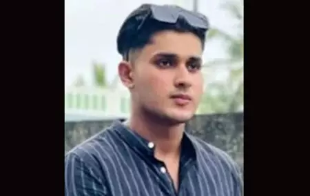 ಕಾಸರಗೋಡು : ಕಾರು - ಬೈಕ್ ನಡುವೆ ಅಪಘಾತ; ವಿದ್ಯಾರ್ಥಿ ಮೃತ್ಯು ಕಾಸರಗೋಡು : ಕಾರು - ಬೈಕ್ ನಡುವೆ ಅಪಘಾತ; ವಿದ್ಯಾರ್ಥಿ ಮೃತ್ಯು