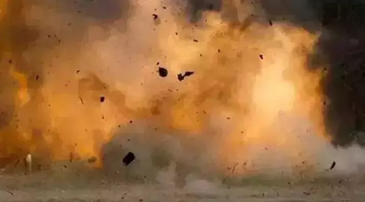 ಗಿನಿಯಾ: ತೈಲ ಟರ್ಮಿನಲ್ನಲ್ಲಿ ಸ್ಫೋಟ; 8 ಮಂದಿ ಸಾವು ಗಿನಿಯಾ: ತೈಲ ಟರ್ಮಿನಲ್ನಲ್ಲಿ ಸ್ಫೋಟ; 8 ಮಂದಿ ಸಾವು