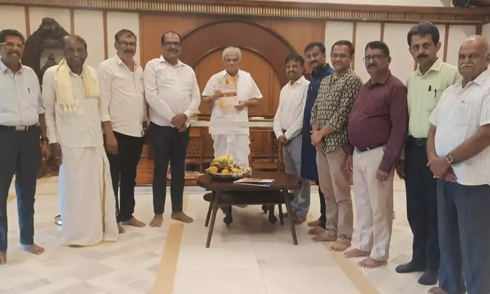 ಪತ್ರಕರ್ತರ ರಾಜ್ಯ ಮಟ್ಟದ ಕ್ರಿಕೆಟ್ ಪಂದ್ಯಾವಳಿಯ ಆಮಂತ್ರಣ ಪತ್ರಿಕೆ ಬಿಡುಗಡೆ