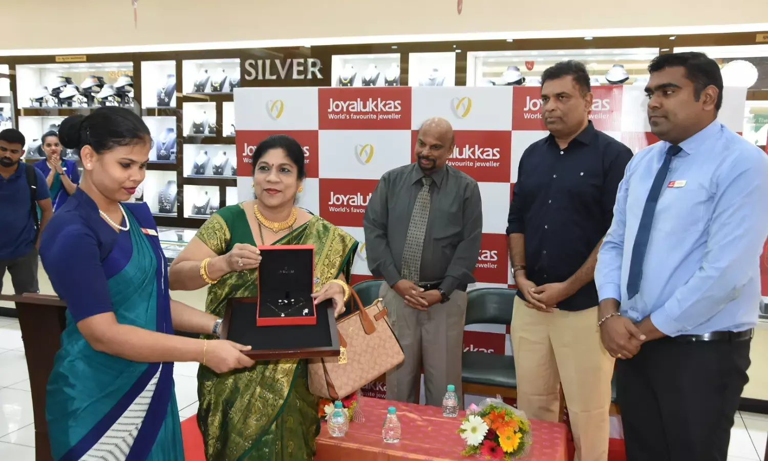 ಜೋಯಾಲುಕ್ಕಾಸ್ ‘ಸೀಸನ್ ಆಫ್ ಗಿವಿಂಗ್’ ಅಭಿಯಾನ