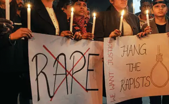 ಗಂಡನೇ ಅತ್ಯಾಚಾರವೆಸಗಿದರೂ ಅದು ಅತ್ಯಾಚಾರದ ಅಪರಾಧವೇ ಆಗಿದೆ: ಗುಜರಾತ್ ಹೈಕೋರ್ಟ್ ಗಂಡನೇ ಅತ್ಯಾಚಾರವೆಸಗಿದರೂ ಅದು ಅತ್ಯಾಚಾರದ ಅಪರಾಧವೇ ಆಗಿದೆ: ಗುಜರಾತ್ ಹೈಕೋರ್ಟ್