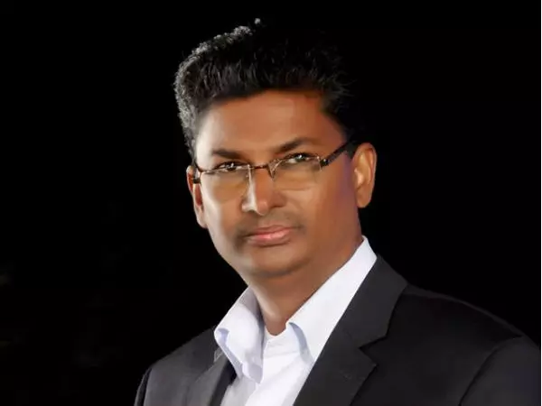 ಬೆಳಗಾವಿ ವಿವಸ್ತ್ರಗೊಳಿಸಿದ ಪ್ರಕರಣ: ಸಂತ್ರಸ್ತೆ ಕುಟುಂಬಕ್ಕೆ 5 ಲಕ್ಷ ರೂ.ಪರಿಹಾರದ ಚೆಕ್ ವಿತರಣೆ ಬೆಳಗಾವಿ ವಿವಸ್ತ್ರಗೊಳಿಸಿದ ಪ್ರಕರಣ: ಸಂತ್ರಸ್ತೆ ಕುಟುಂಬಕ್ಕೆ 5 ಲಕ್ಷ ರೂ.ಪರಿಹಾರದ ಚೆಕ್ ವಿತರಣೆ