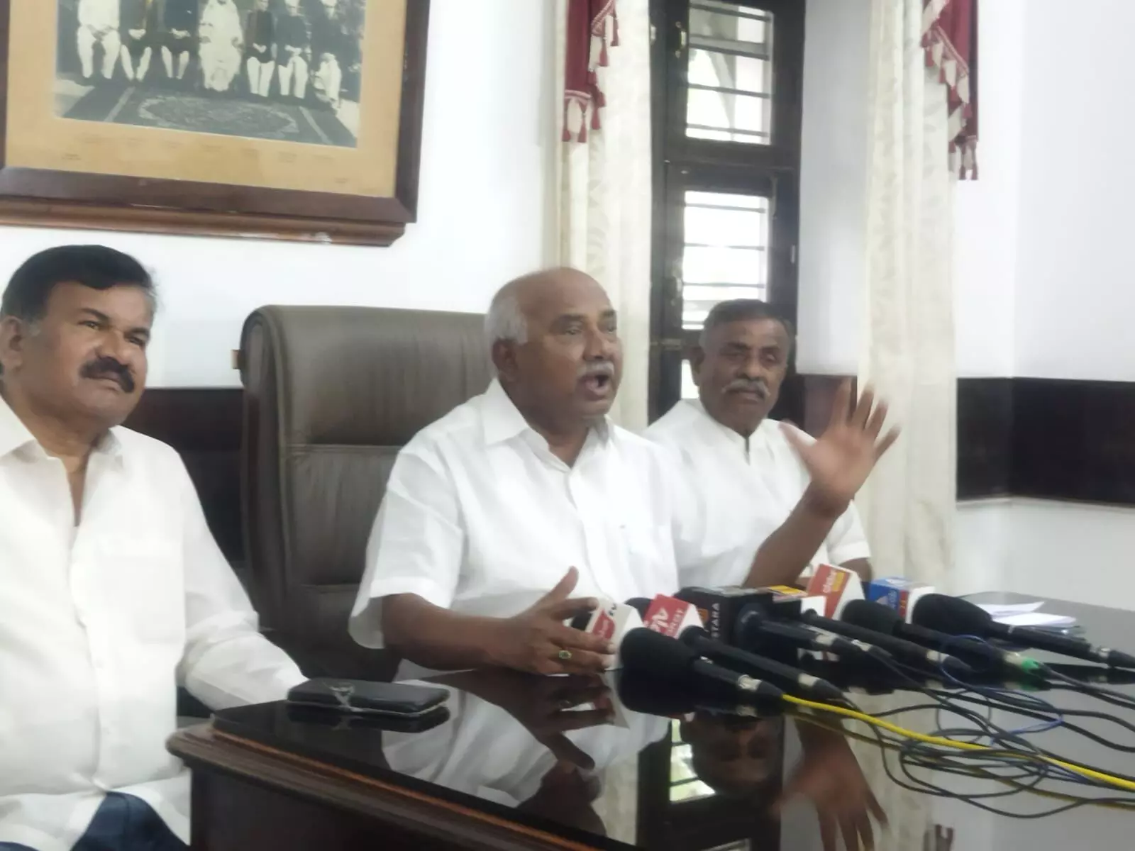 ಬಿಜೆಪಿಯ ನಡವಳಿಕೆಯಿಂದ ದೇಶದ ಸಂಸತ್ ಅಂತಾರಾಷ್ಟ್ರೀಯ ಮಟ್ಟದಲ್ಲಿ ಬೆತ್ತಲಾಗಿದೆ: ಎಚ್.ವಿಶ್ವನಾಥ್