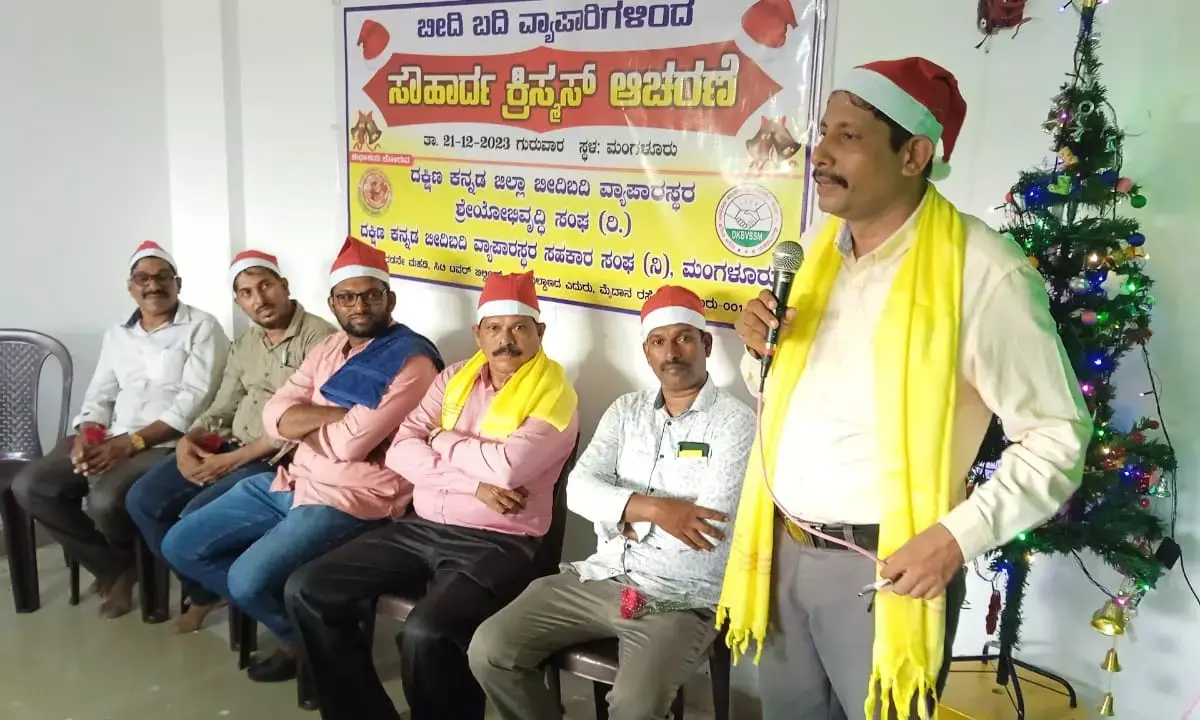 ಬೀದಿ ಬದಿ ವ್ಯಾಪಾರಿಗಳಿಂದ ಸೌಹಾರ್ದ ಕ್ರಿಸ್ಮಸ್ ಆಚರಣೆ