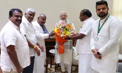 ಪ್ರಧಾನಿ ಮೋದಿ ಭೇಟಿಯಾದ ಜೆಡಿಎಸ್ ವರಿಷ್ಠ ಎಚ್‌.ಡಿ ದೇವೇಗೌಡ, ಕುಮಾರಸ್ವಾಮಿ