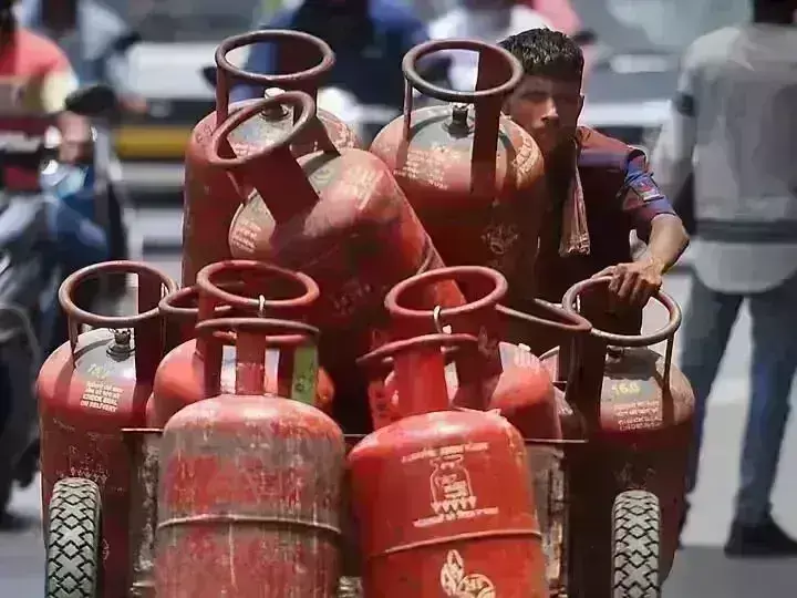 ವಾಣಿಜ್ಯ ಬಳಕೆಯ ಎಲ್‌ಪಿಜಿ ಸಿಲಿಂಡರ್ ಬೆಲೆ 39.5 ರೂ. ಇಳಿಕೆ