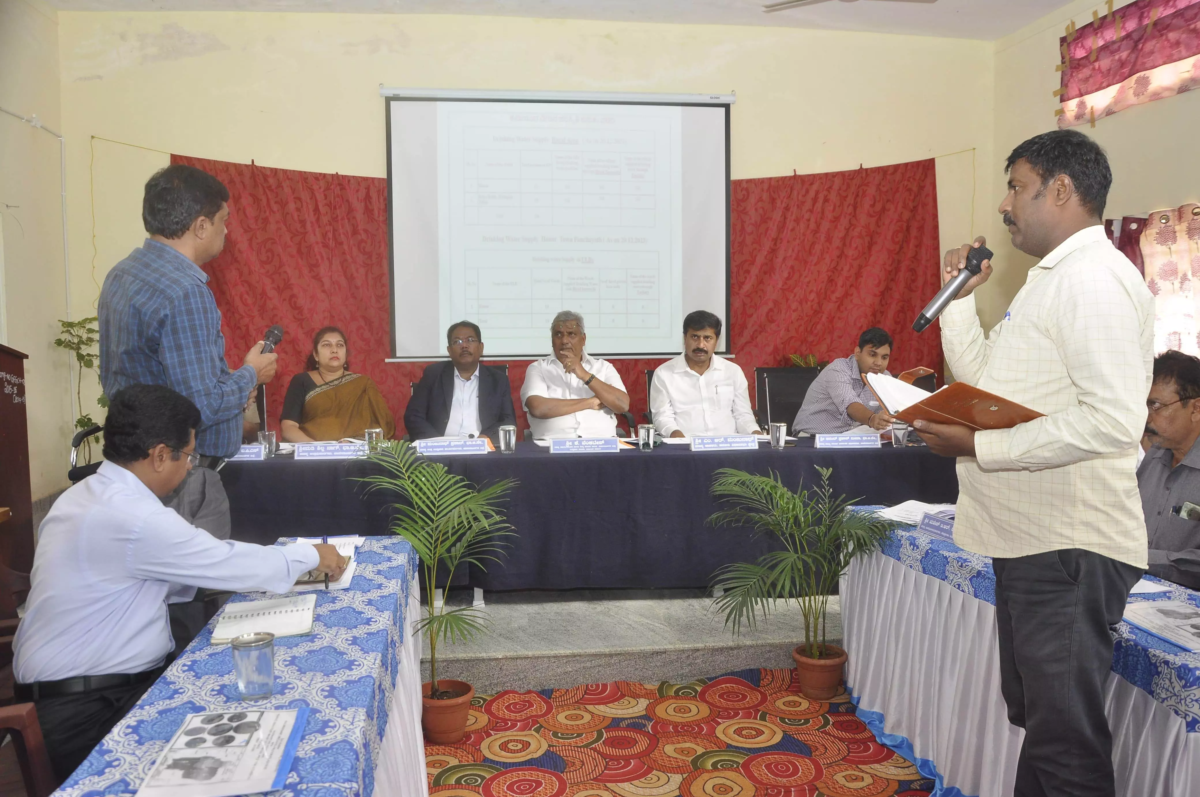 ಚಾಮರಾಜನಗರ| ಬರ ನಿರ್ವಹಣೆ ಕಾಮಗಾರಿಗಳಿಗೆ ಹಣಕಾಸಿನ ಯಾವುದೇ ತೋಂದರೆ ಇಲ್ಲ: ಸಚಿವ ವೆಂಕಟೇಶ್ ಚಾಮರಾಜನಗರ| ಬರ ನಿರ್ವಹಣೆ ಕಾಮಗಾರಿಗಳಿಗೆ ಹಣಕಾಸಿನ ಯಾವುದೇ ತೋಂದರೆ ಇಲ್ಲ: ಸಚಿವ ವೆಂಕಟೇಶ್