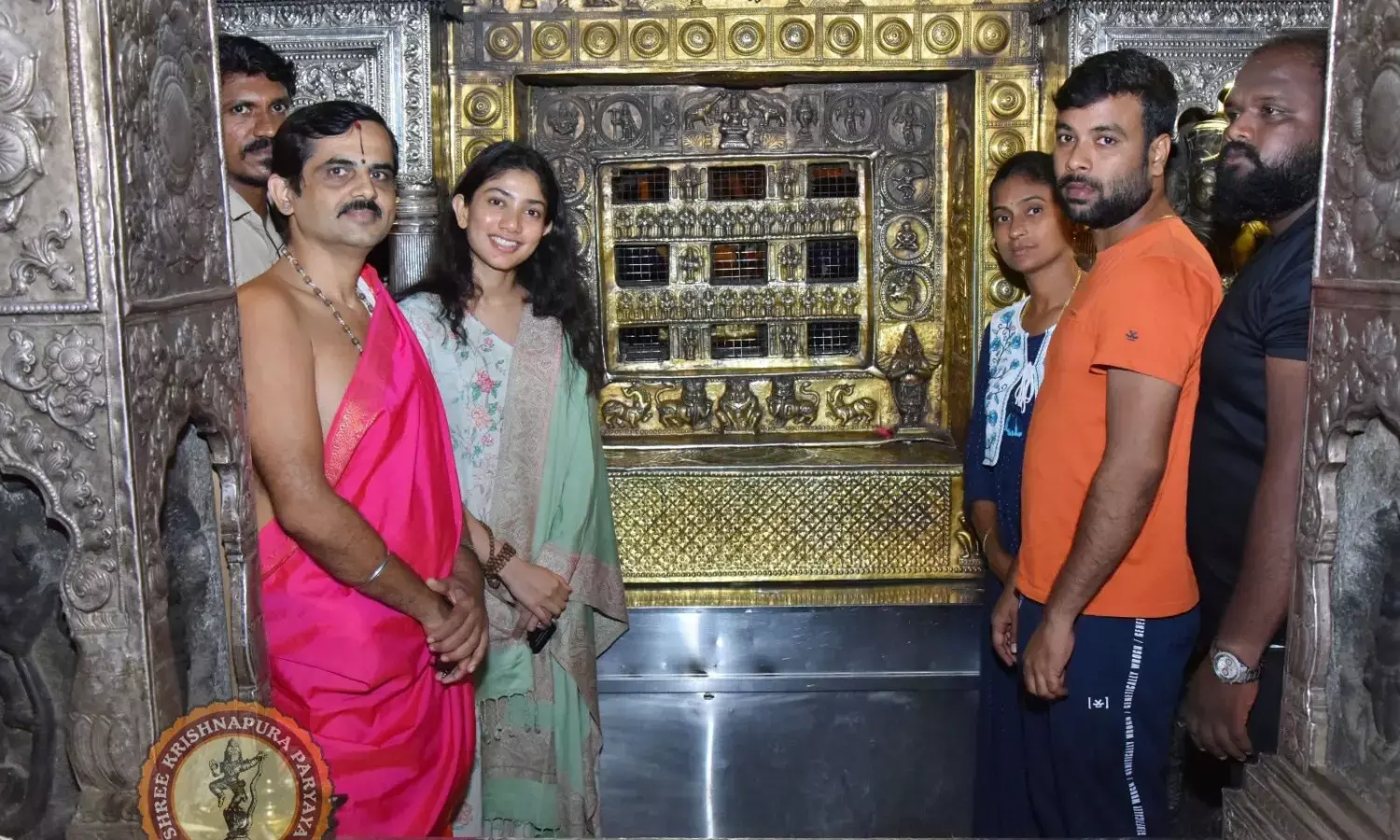 ಉಡುಪಿ ಕೃಷ್ಣಮಠಕ್ಕೆ ಚಿತ್ರನಟಿ ಸಾಯಿ ಪಲ್ಲವಿ ಭೇಟಿ