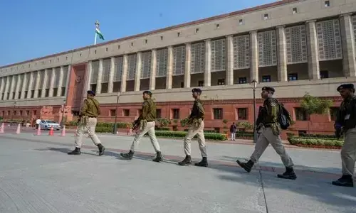 ಭದ್ರತಾ ಲೋಪದ ಬಳಿಕ ಇನ್ನು ಸಂಸತ್ತಿಗೆ ಸಿಐಎಸ್ಎಫ್ ಕಾವಲು