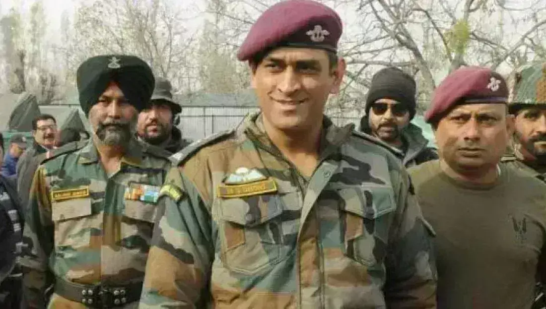 ಸೇನೆಯೊಂದಿಗೆ ಸ್ವಲ್ಪ ಸಮಯ ಕಳೆಯಲು ಯೋಚಿಸುತ್ತಿದ್ದೇನೆ ಎಂದ ಧೋನಿ