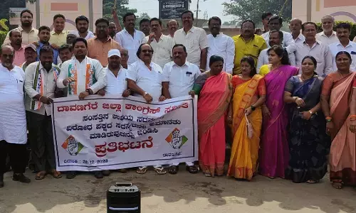 146 ಸಂಸದರ ಅಮಾನತು ಖಂಡಿಸಿ ದಾವಣಗೆರೆ ಜಿಲ್ಲಾ ಕಾಂಗ್ರೆಸ್ ಪ್ರತಿಭಟನೆ