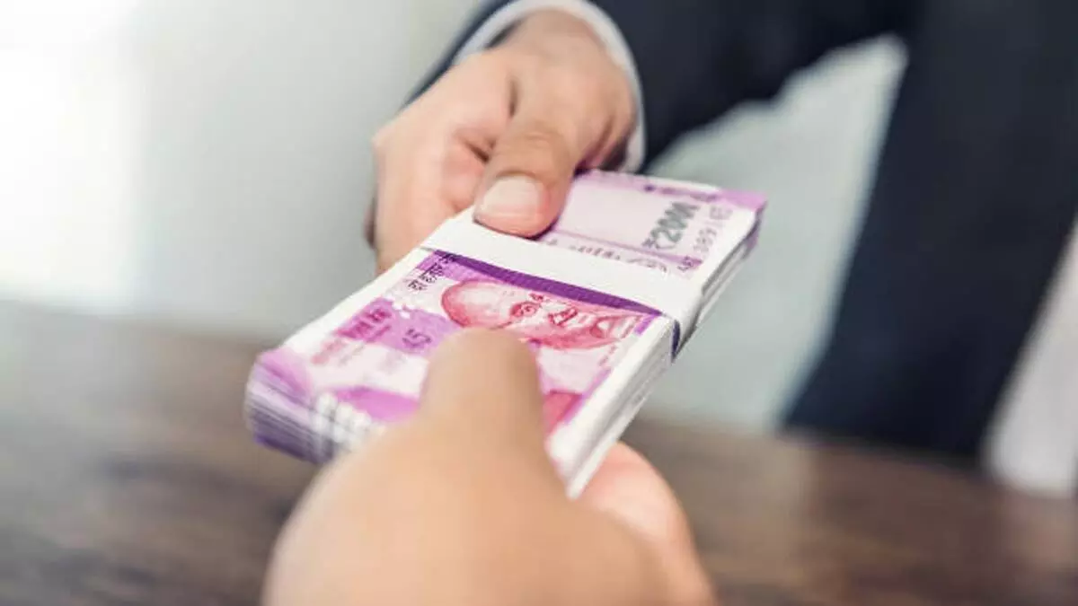 ಸೊಸೈಟಿಯಲ್ಲಿ ಸಾಲ ತೆಗೆದು ವಂಚನೆ: ದೂರು ಸೊಸೈಟಿಯಲ್ಲಿ ಸಾಲ ತೆಗೆದು ವಂಚನೆ: ದೂರು