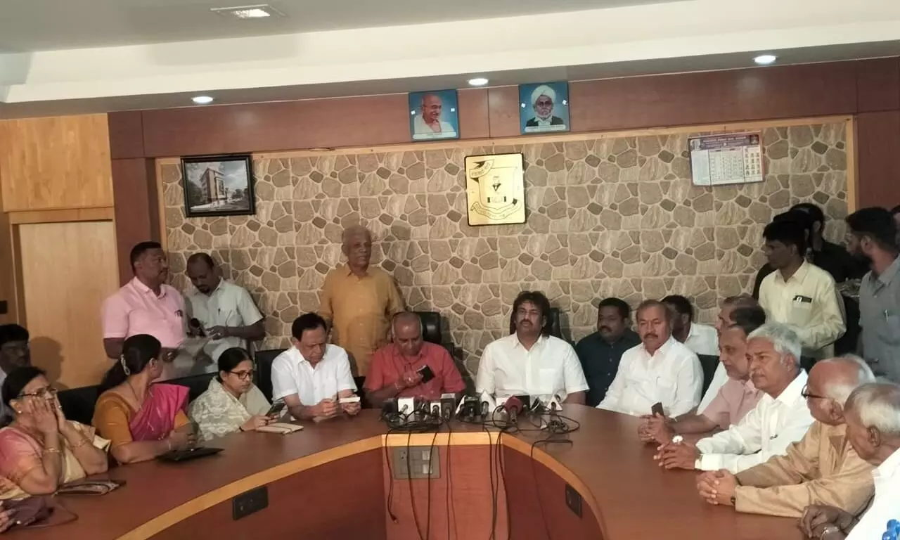 ಜ.12ಕ್ಕೆ ಶಿವಮೊಗ್ಗದಲ್ಲಿ ಯುವ ನಿಧಿ ಯೋಜನೆಗೆ ಸಿಎಂ ಸಿದ್ದರಾಮಯ್ಯರಿಂದ ಅಧಿಕೃತ ಚಾಲನೆ: ಸಚಿವ ಮಧುಬಂಗಾರಪ್ಪ ಜ.12ಕ್ಕೆ ಶಿವಮೊಗ್ಗದಲ್ಲಿ ಯುವ ನಿಧಿ ಯೋಜನೆಗೆ ಸಿಎಂ ಸಿದ್ದರಾಮಯ್ಯರಿಂದ ಅಧಿಕೃತ ಚಾಲನೆ: ಸಚಿವ ಮಧುಬಂಗಾರಪ್ಪ