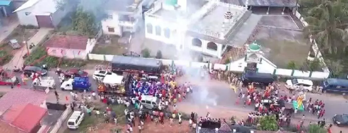 ಚಿಕ್ಕಮಗಳೂರು| ಶೋಭಾಯಾತ್ರೆ ವೇಳೆ ಪೊಲೀಸರ ಕರ್ತವ್ಯಕ್ಕೆ ಅಡ್ಡಿ ಆರೋಪ: 6 ಬಜರಂಗದಳ ಕಾರ್ಯಕರ್ತರ ವಿರುದ್ಧ ಎಫ್ಐಆರ್ ದಾಖಲು ಚಿಕ್ಕಮಗಳೂರು| ಶೋಭಾಯಾತ್ರೆ ವೇಳೆ ಪೊಲೀಸರ ಕರ್ತವ್ಯಕ್ಕೆ ಅಡ್ಡಿ ಆರೋಪ: 6 ಬಜರಂಗದಳ ಕಾರ್ಯಕರ್ತರ ವಿರುದ್ಧ ಎಫ್ಐಆರ್ ದಾಖಲು