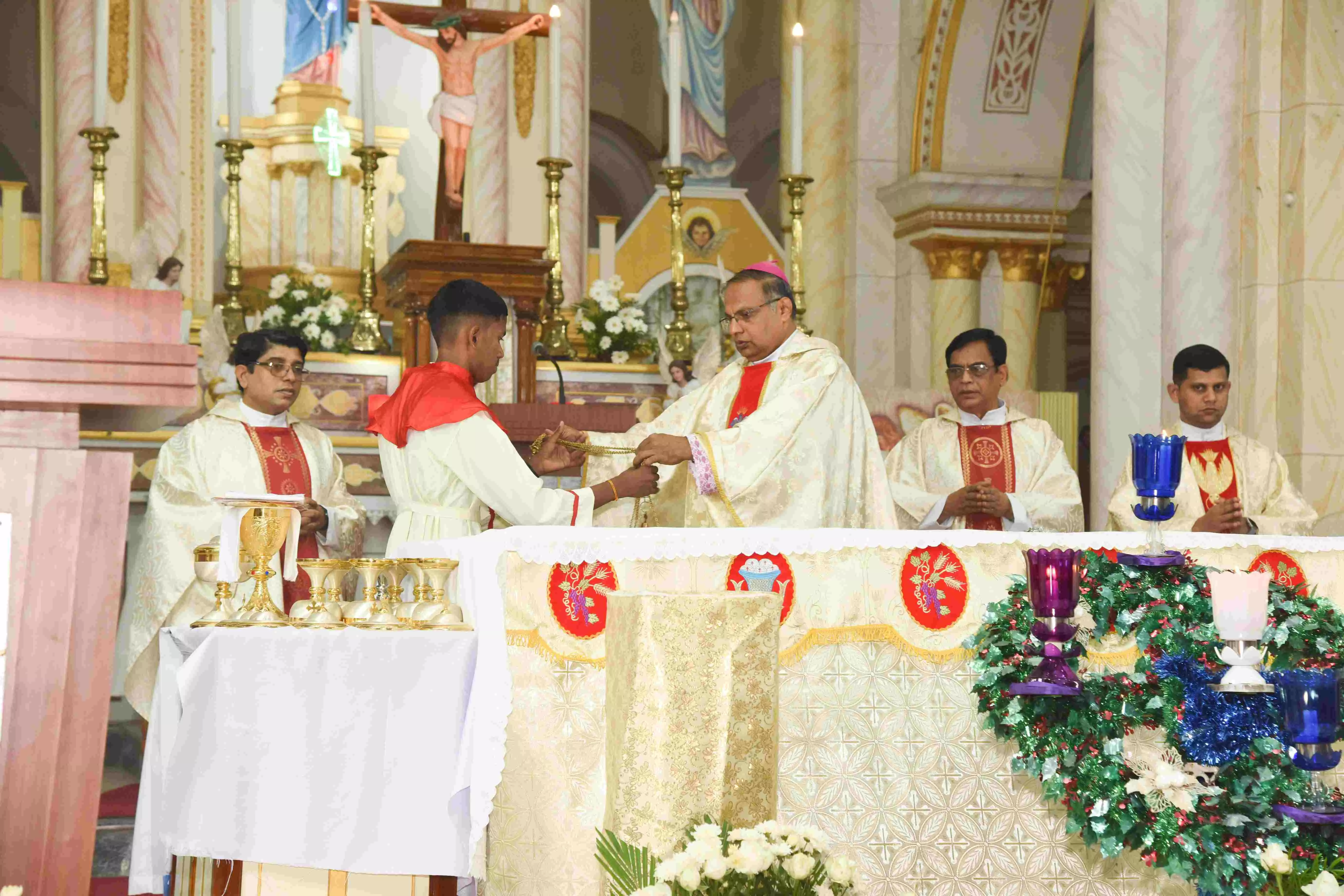 ದೇವರೊಂದಿಗೆ ಬದುಕಲು ಕಲಿಯೋಣ: ಮಂಗಳೂರು ಬಿಷಪ್ ಪೀಟರ್ ಪಾವ್ಲ್ ಸಲ್ದಾನ ದೇವರೊಂದಿಗೆ ಬದುಕಲು ಕಲಿಯೋಣ: ಮಂಗಳೂರು ಬಿಷಪ್ ಪೀಟರ್ ಪಾವ್ಲ್ ಸಲ್ದಾನ