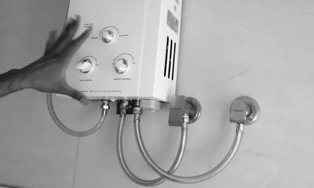 ಬೆಂಗಳೂರು: ಗ್ಯಾಸ್ ಗೀಸರ್ ಸೋರಿಕೆಯಾಗಿ ಗರ್ಭಿಣಿ ಮೃತ್ಯು, ಮಗುವಿಗೆ ಮುಂದುವರಿದ ಚಿಕಿತ್ಸೆ