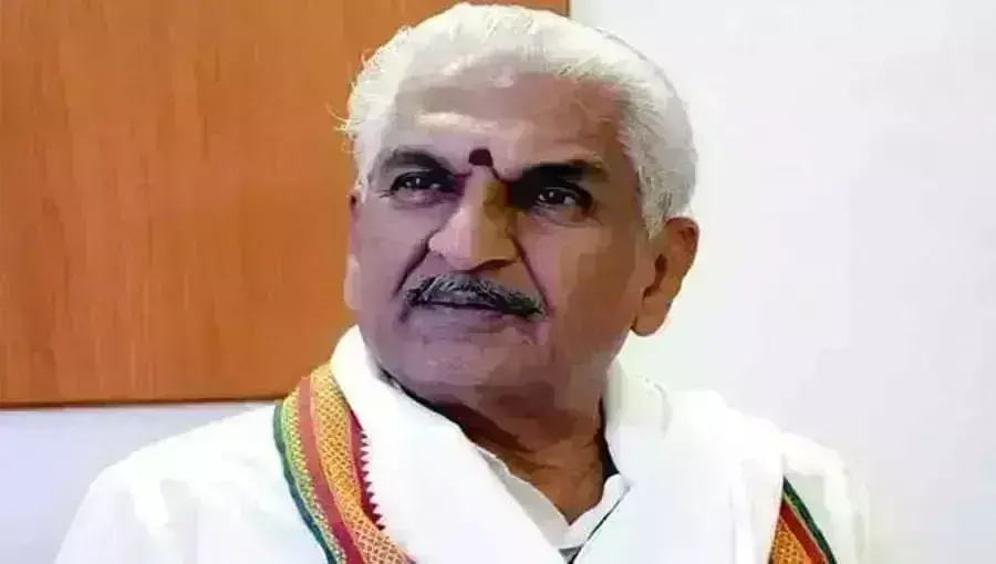 ಪ್ರಭಾಕರ ಭಟ್ ವಿರುದ್ಧ ಸ್ವಯಂ ಪ್ರೇರಿತ ದೂರು ದಾಖಲಿಸುವಂತೆ ಸಾಹಿತಿಗಳ ಒತ್ತಾಯ