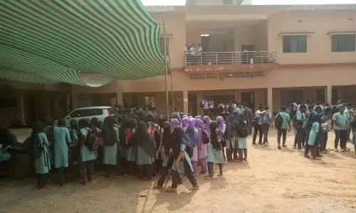 ವಾಪಸ್ ತೆಗೆದುಕೊಳ್ಳಬೇಕಾದುದು ಶಾಲೆಗಳ ಬಹಿಷ್ಕಾರವನ್ನು!