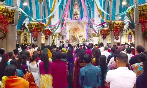 PHOTOS |  ಬೆಂಗಳೂರಿನಲ್ಲಿ ಸಡಗರದ ಕ್ರಿಸ್‌ ಮಸ್‌  ಆಚರಣೆ