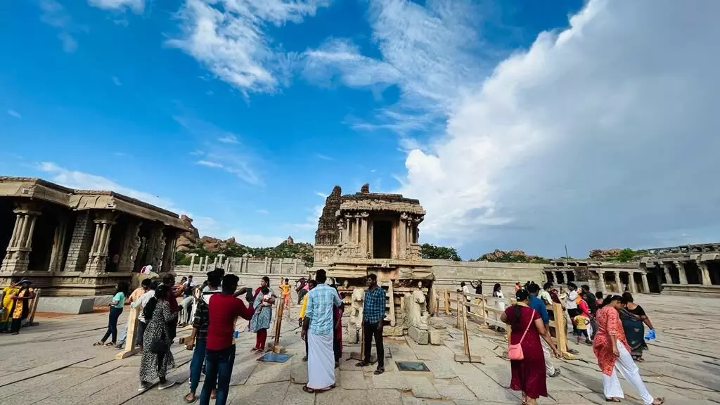 ಫೆ. 2 ರಿಂದ ಹಂಪಿ ಉತ್ಸವ: ವಿಜಯ ನಗರ ಉಸ್ತುವಾರಿ ಸಚಿವ ಝಮೀರ್ ಅಹಮದ್ ಖಾನ್ ಫೆ. 2 ರಿಂದ ಹಂಪಿ ಉತ್ಸವ: ವಿಜಯ ನಗರ ಉಸ್ತುವಾರಿ ಸಚಿವ ಝಮೀರ್ ಅಹಮದ್ ಖಾನ್