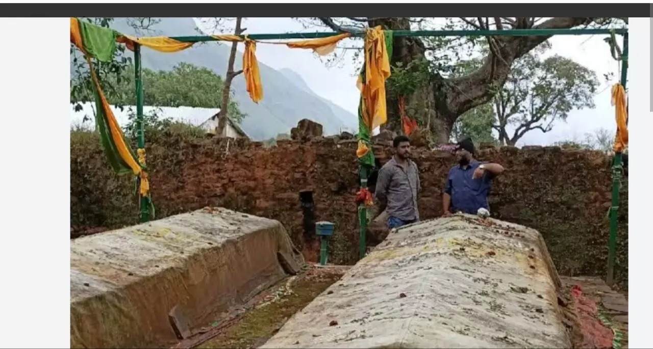 ಚಿಕ್ಕಮಗಳೂರು| ನಾಗೇನಹಳ್ಳಿ ದರ್ಗಾದ ಸುತ್ತಮುತ್ತ ನಿಷೇಧಾಜ್ಞೆ ಜಾರಿ, ಶ್ರೀರಾಮಸೇನೆ ಮುಖಂಡ ರಂಜಿತ್ ಶೆಟ್ಟಿ ಬಂಧನ ಚಿಕ್ಕಮಗಳೂರು| ನಾಗೇನಹಳ್ಳಿ ದರ್ಗಾದ ಸುತ್ತಮುತ್ತ ನಿಷೇಧಾಜ್ಞೆ ಜಾರಿ, ಶ್ರೀರಾಮಸೇನೆ ಮುಖಂಡ ರಂಜಿತ್ ಶೆಟ್ಟಿ ಬಂಧನ