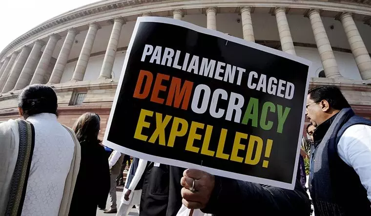 ಸಂಸದರ ಅಮಾನತು ಪ್ರಜಾಸತ್ತಾತ್ಮಕವೇ ಎಂಬ ಪ್ರಶ್ನೆ