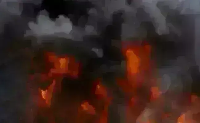 ಬೆಂಗಳೂರು| ಚಲಿಸುತ್ತಿದ್ದ ಕಾರಿಗೆ ಆಕಸ್ಮಿಕ ಬೆಂಕಿ: ವ್ಯಕ್ತಿ ಸಜೀವ ದಹನ