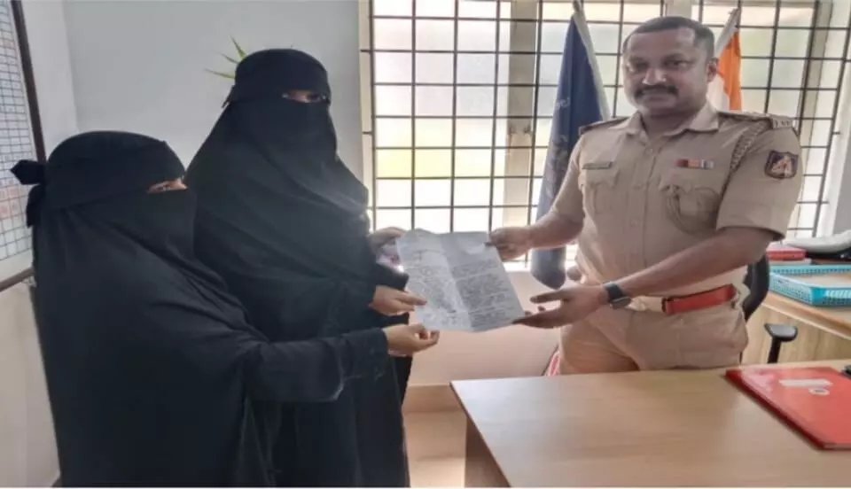 ಕಲ್ಲಡ್ಕ ಪ್ರಭಾಕರ ಭಟ್ ವಿರುದ್ಧ ಬಂಟ್ವಾಳ, ಪುಂಜಾಲಕಟ್ಟೆ ಠಾಣೆಯಲ್ಲಿ ದೂರು ದಾಖಲು ಕಲ್ಲಡ್ಕ ಪ್ರಭಾಕರ ಭಟ್ ವಿರುದ್ಧ ಬಂಟ್ವಾಳ, ಪುಂಜಾಲಕಟ್ಟೆ ಠಾಣೆಯಲ್ಲಿ ದೂರು ದಾಖಲು