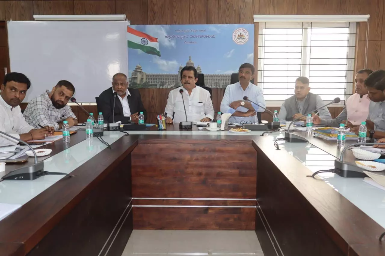 ವಕ್ಫ್ ಆಸ್ತಿಗಳ ಒತ್ತುವರಿ: ತಿಂಗಳೊಳಗೆ ವರದಿ ನೀಡಲು ಸಚಿವ ಝಮೀರ್ ಅಹ್ಮದ್ ಸೂಚನೆ