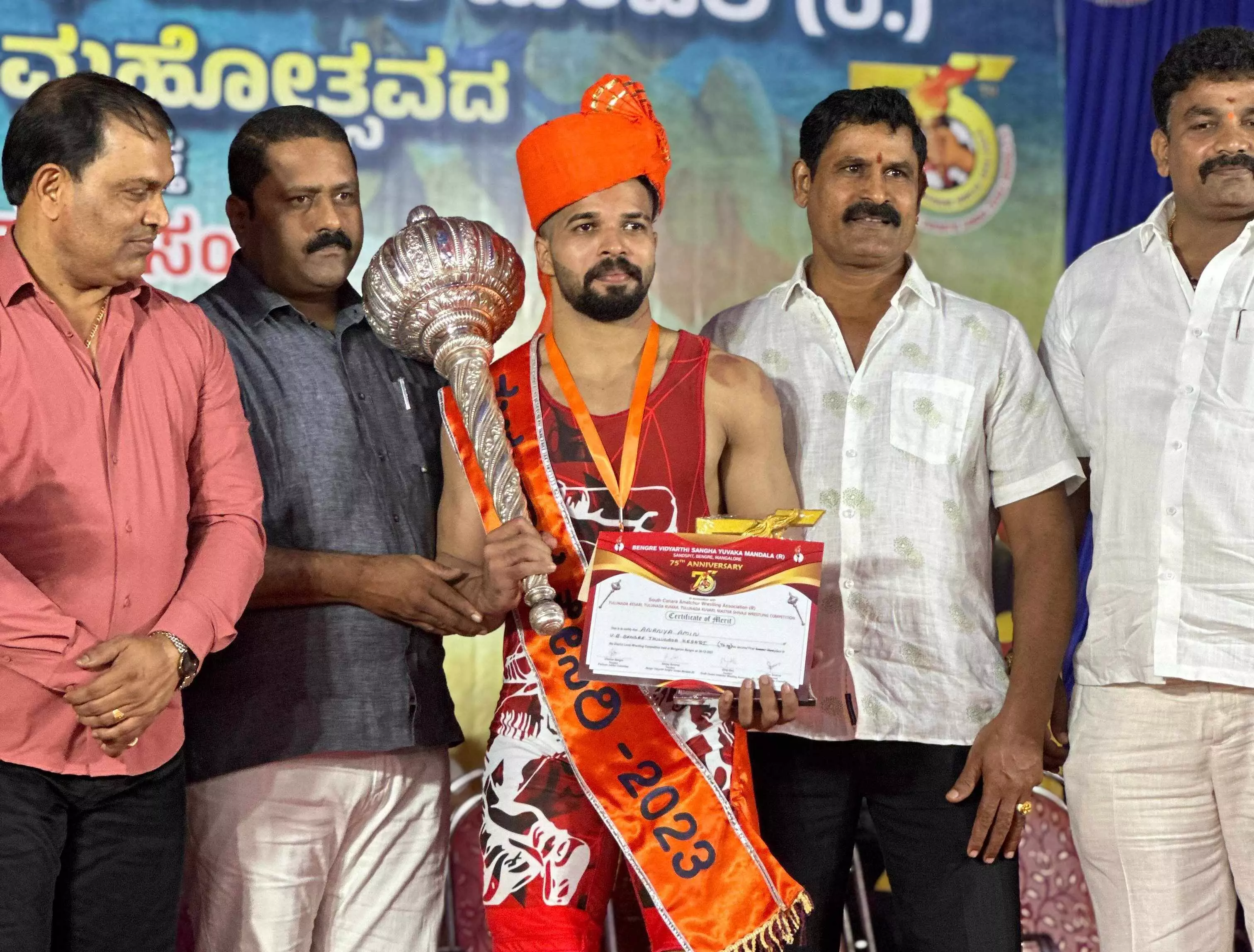 ‘‘ತುಳುನಾಡ ಕೇಸರಿ’’ ಪ್ರಶಸ್ತಿ ಗೆದ್ದ ಅನನ್ಯ ಅಮೀನ್ ಬೆಂಗ್ರೆ ‘‘ತುಳುನಾಡ ಕೇಸರಿ’’ ಪ್ರಶಸ್ತಿ ಗೆದ್ದ ಅನನ್ಯ ಅಮೀನ್ ಬೆಂಗ್ರೆ