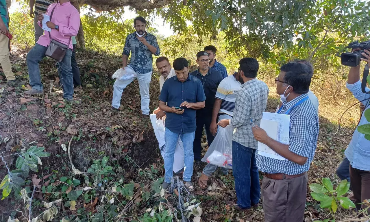 ಎಂಡೋಸಲ್ಫಾನ್ ಹೂತಿರುವ ವಿಚಾರ: ಪರಿಸರ ಮಾಲಿನ್ಯ ನಿಯಂತ್ರಣ ಮಂಡಳಿ ಅಧಿಕಾರಿಗಳ ಭೇಟಿ, ಪರಿಶೀಲನೆ