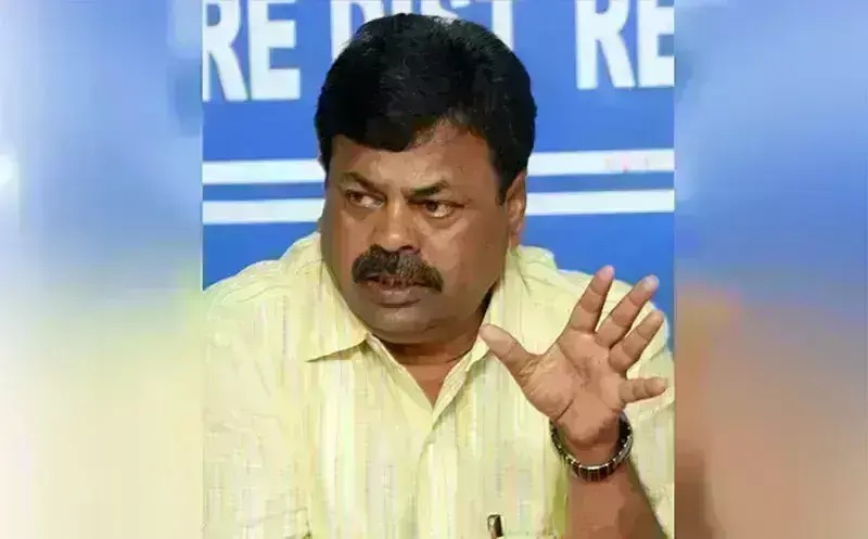 ಯತ್ನಾಳ್‍ರನ್ನು ನಿಮ್ಹಾನ್ಸ್ ಆಸ್ಪತ್ರೆಗೆ ದಾಖಲಿಸಬೇಕು: ರೇಣುಕಾಚಾರ್ಯ