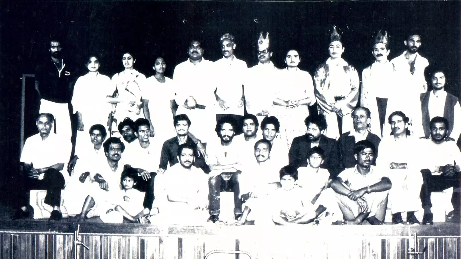 ದಾವಣಗೆರೆಯ ರಂಗಬೆಣ್ಣೆ‘ಪ್ರತಿಮಾ ಸಭಾ’ ದಾವಣಗೆರೆಯ ರಂಗಬೆಣ್ಣೆ‘ಪ್ರತಿಮಾ ಸಭಾ’